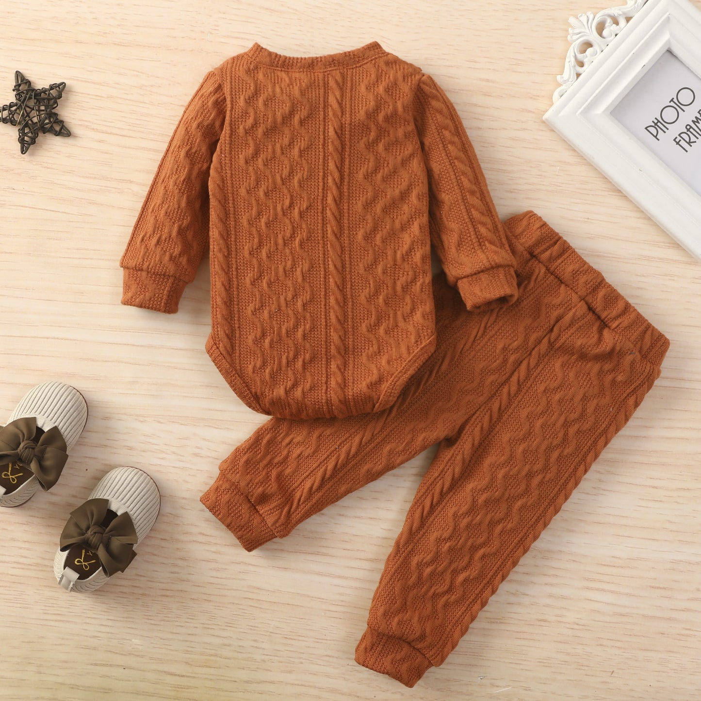 2pcs Long Sleeve Button Up Knitted Baby Set