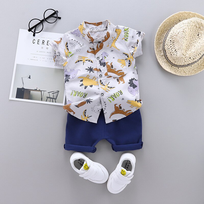 2pcs Cartoon Dinosaur Button T-Shirt w/ Shorts Set