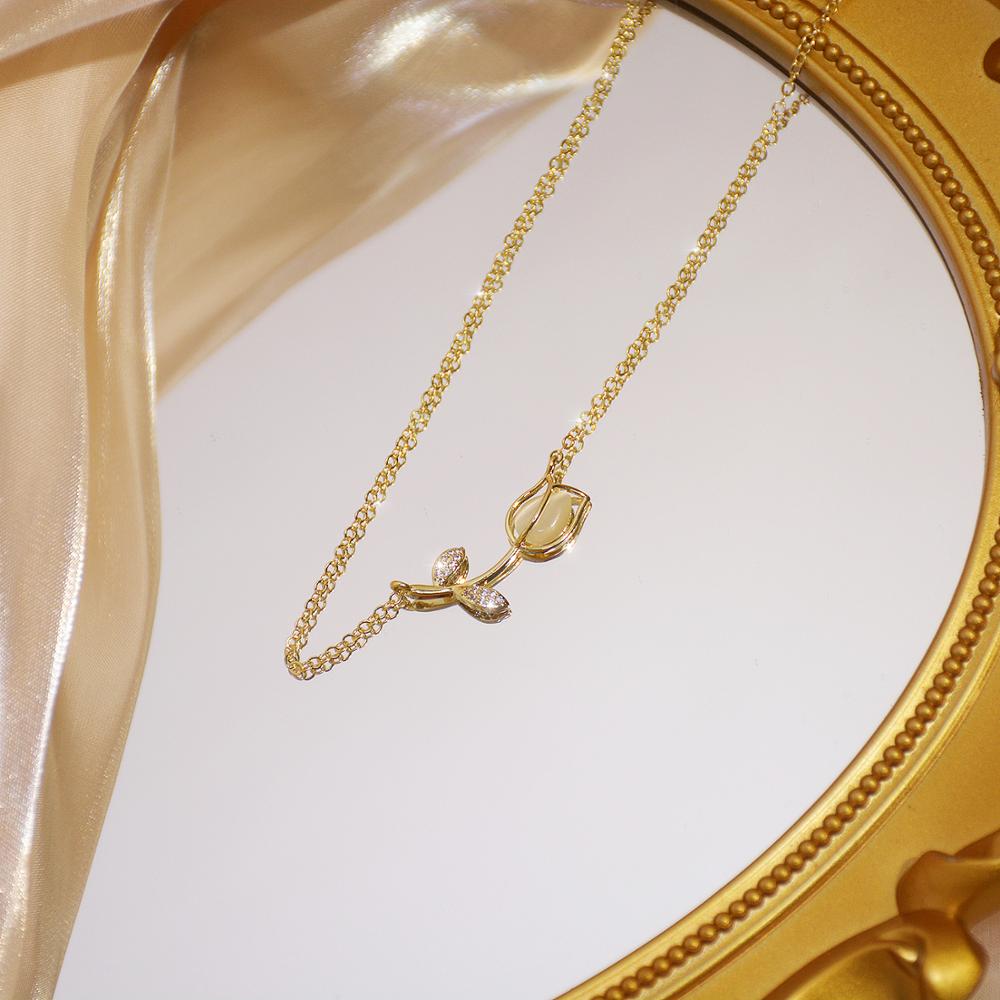 18k Gold Rose Chain Necklace