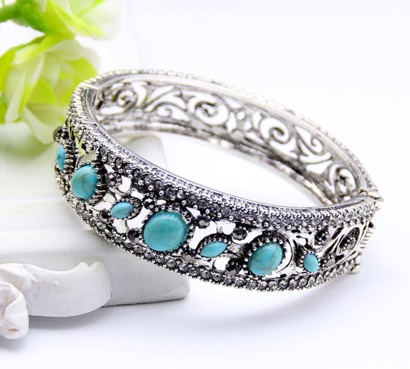 Vintage Rhinestone Embellished Bangle Bracelet