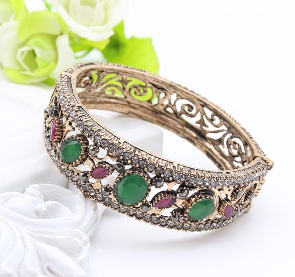 Vintage Rhinestone Embellished Bangle Bracelet